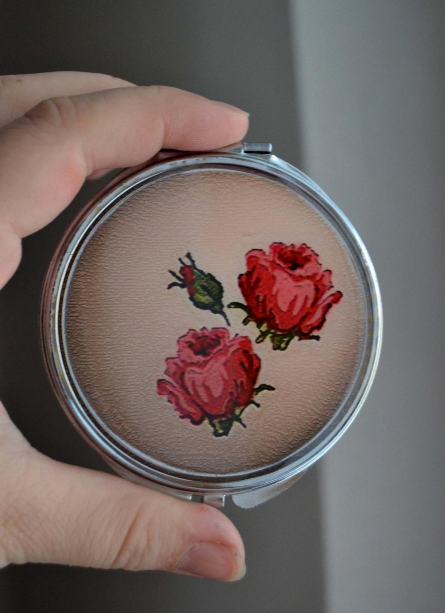 Zrcátko s růžičkou