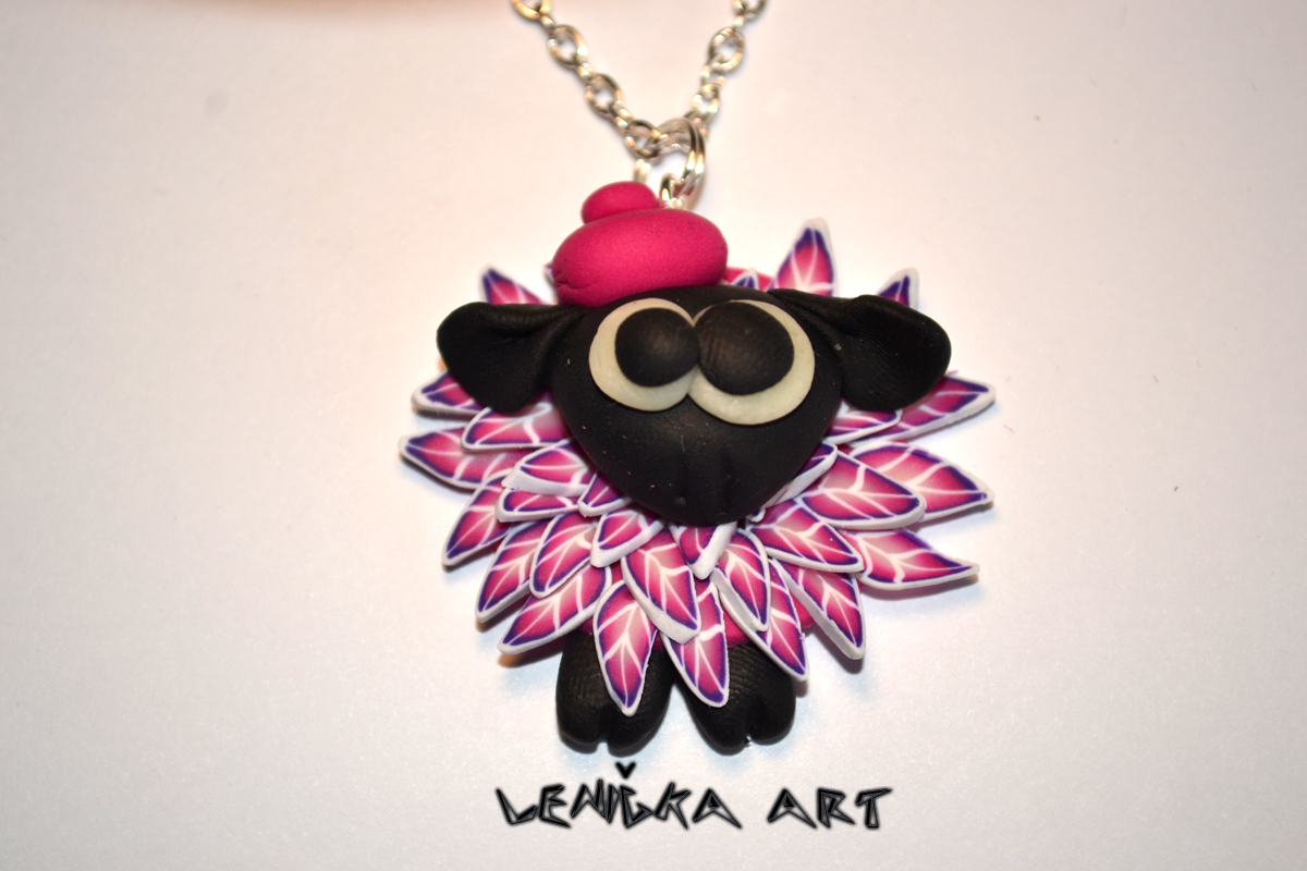 Růžová ovečka s baretem 