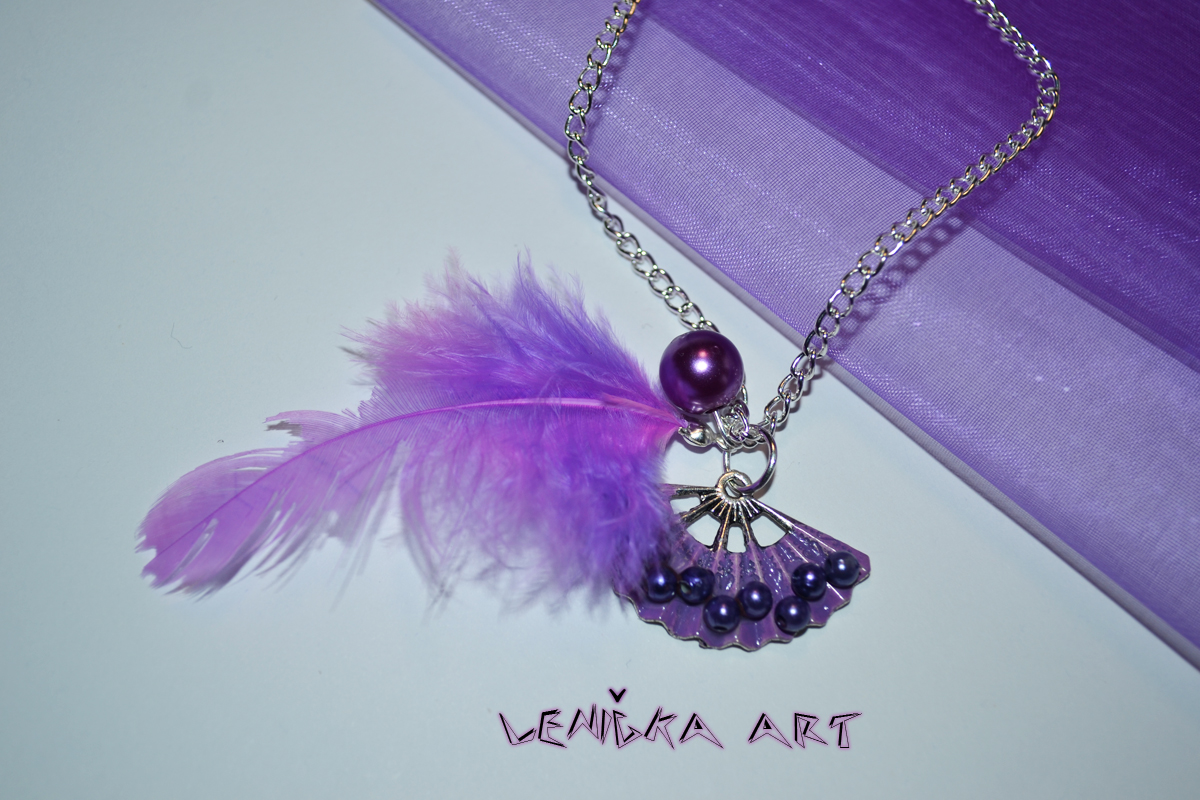 Co je za ním skryto?