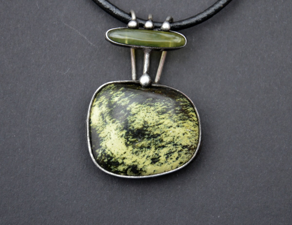 Zelenavá - chytha, jadeit