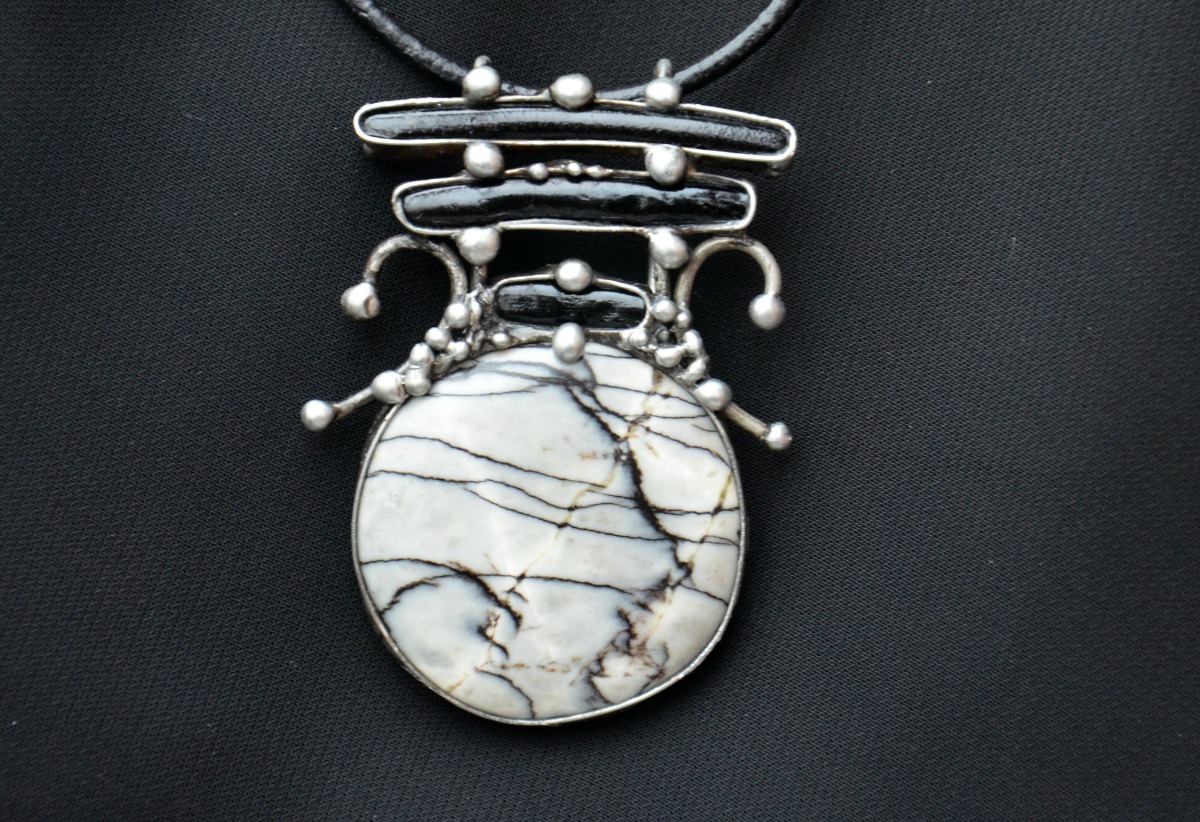 Pruhovaná - jaspis, korál