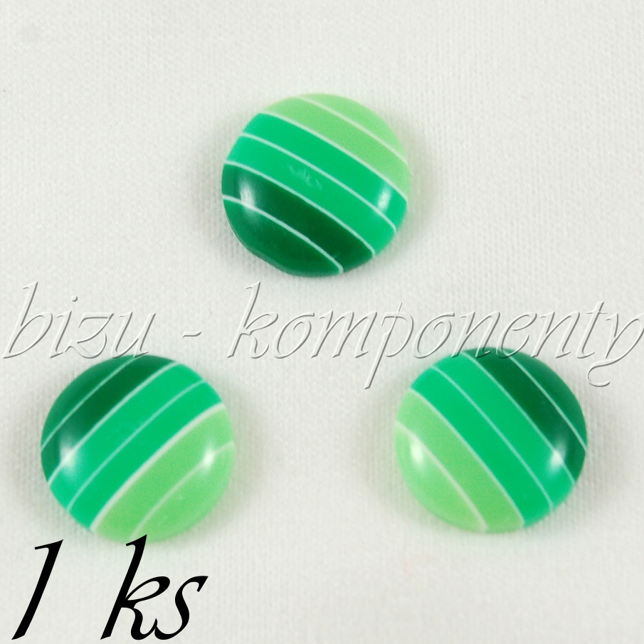 Zelený pruhovaný kabošon (35 0048)