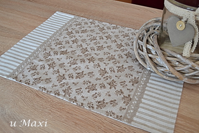 Ubrousek , prostírání