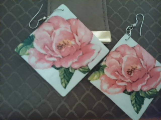Náušnice s motivem růže
