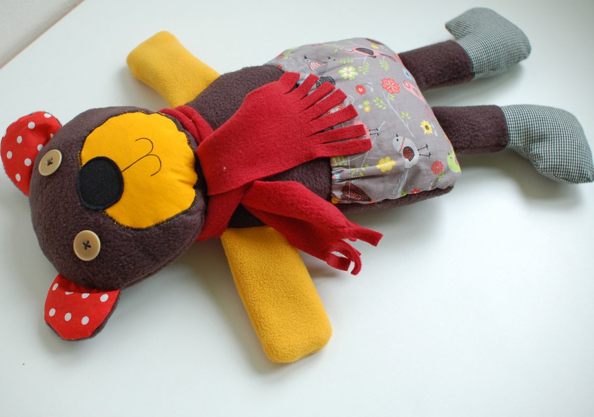 Medvěd s kapsou na břiše