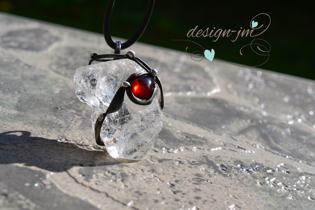 Rudé oko - křišťál