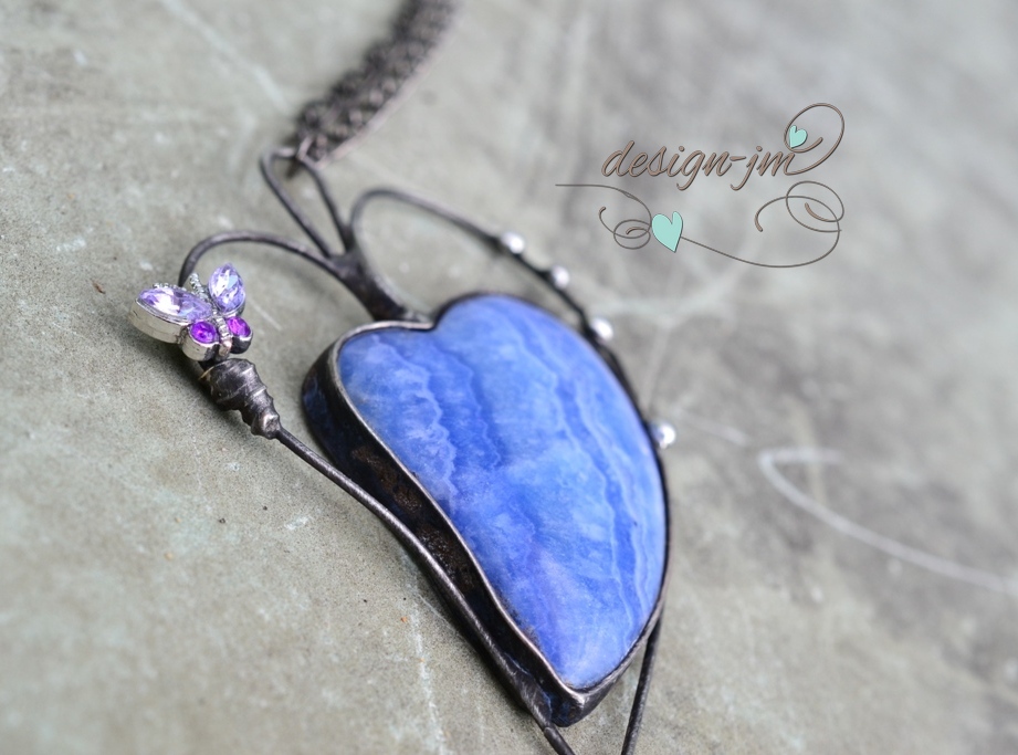 Na motýlích křídlech