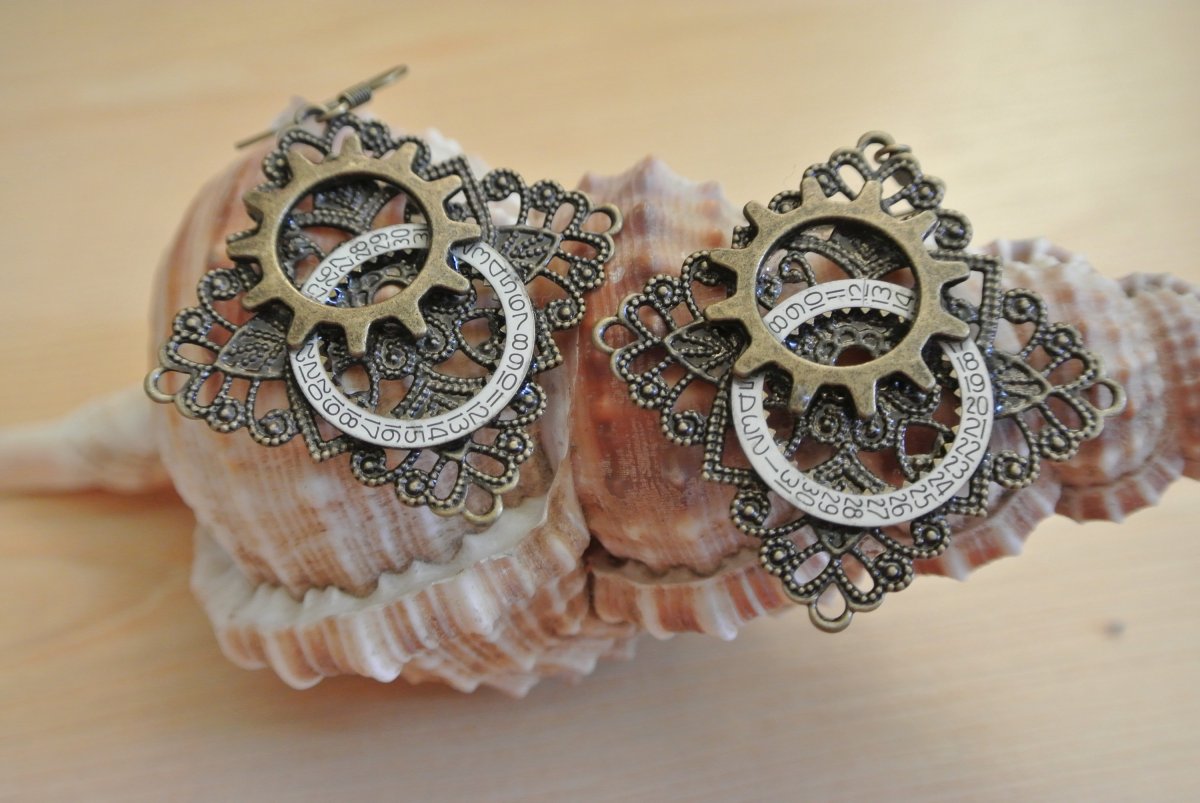 Steampunkové naušnice - datumovka a ozubené kolečko