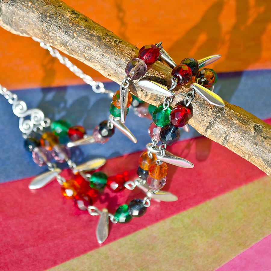 Barevný náhrdelník