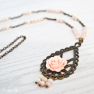 Starobronzový náhrdelník s růží