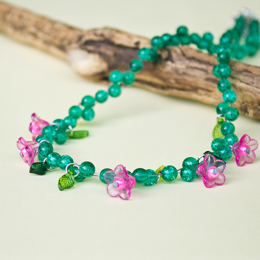 Rozkvetlý náhrdelník