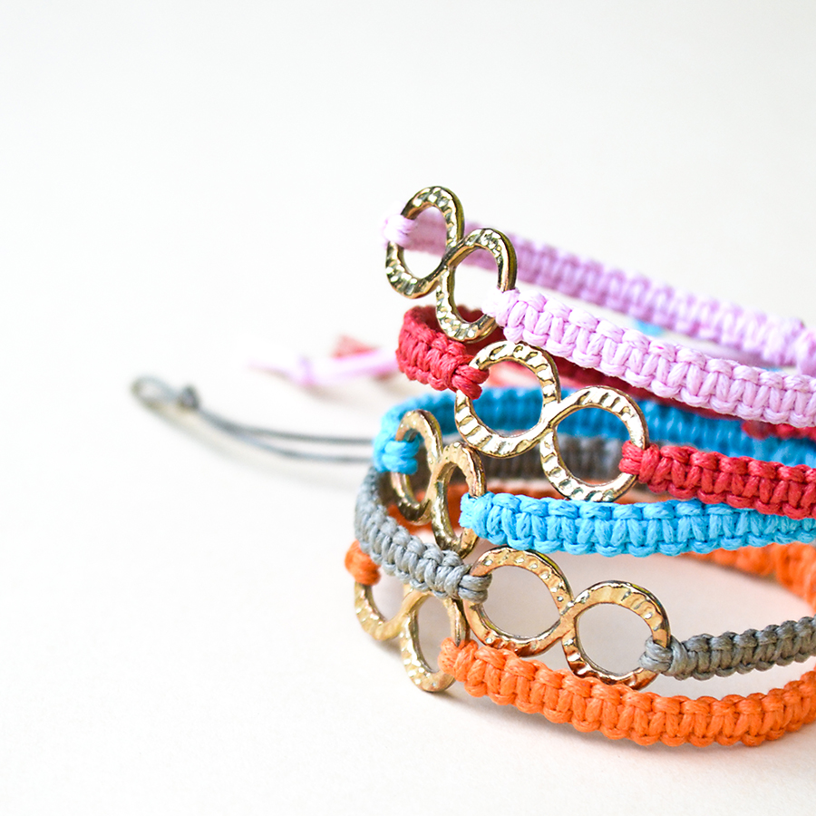 Macramé infinity náramek - tyrkysový