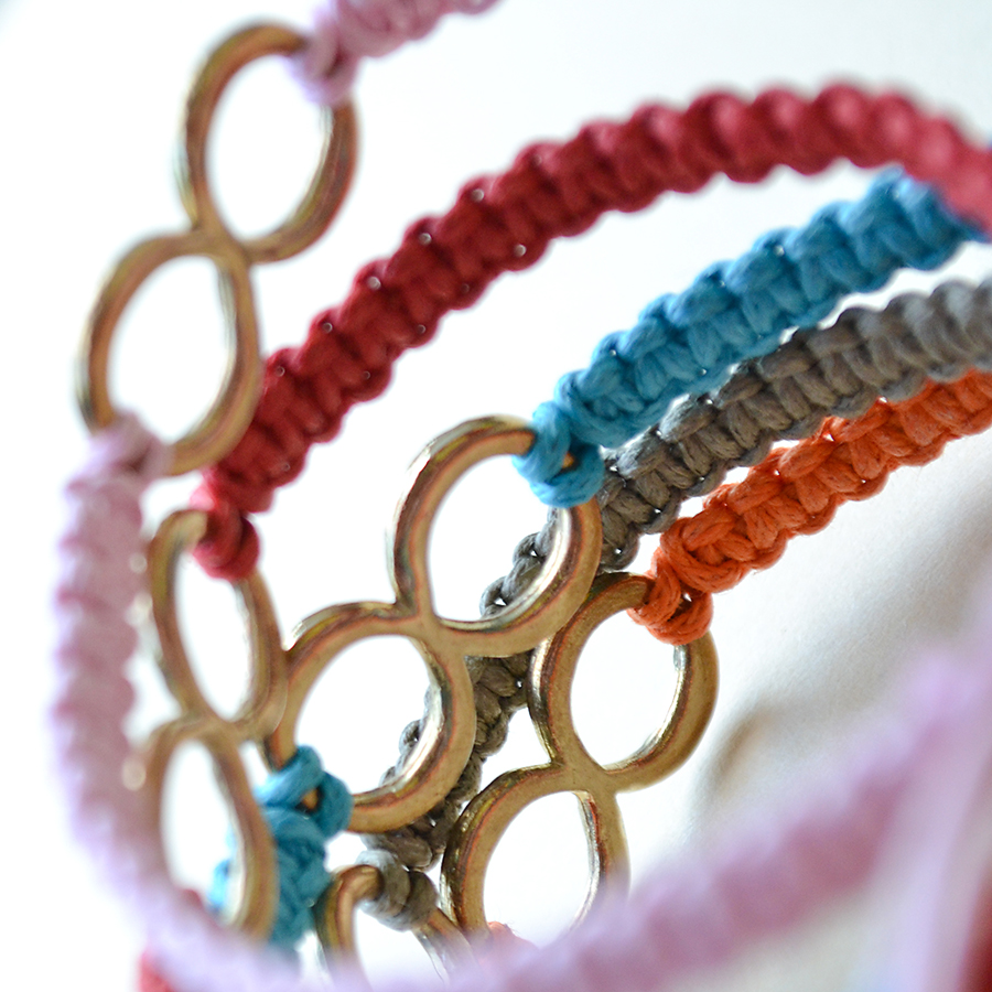 Macramé infinity náramek - šedý