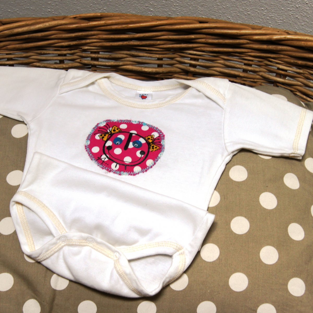 Body s textilní aplikací pro děvčátko