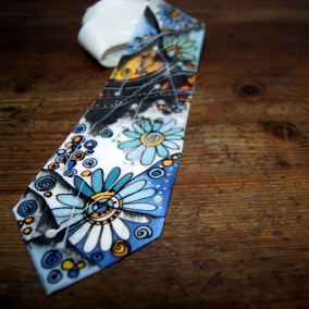 Ručně malovaná kravata s květy modrá No.2