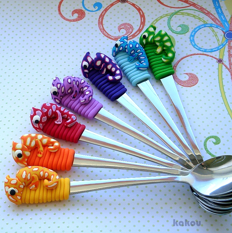 čajová fimo lžička s chameleonem