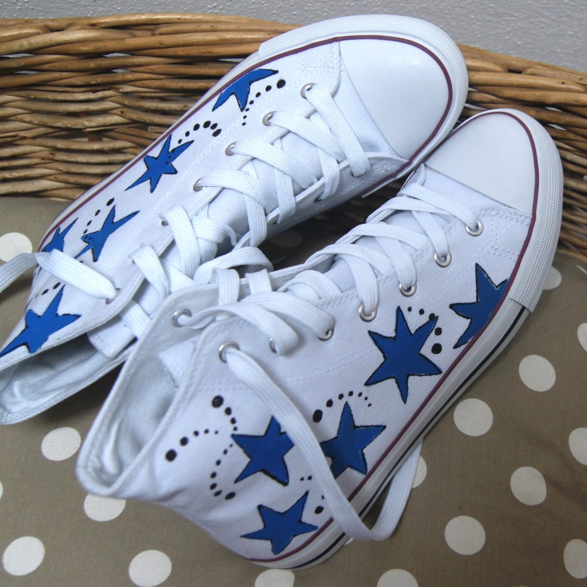 Malované tenisky bílé hvězdičkové vel.40