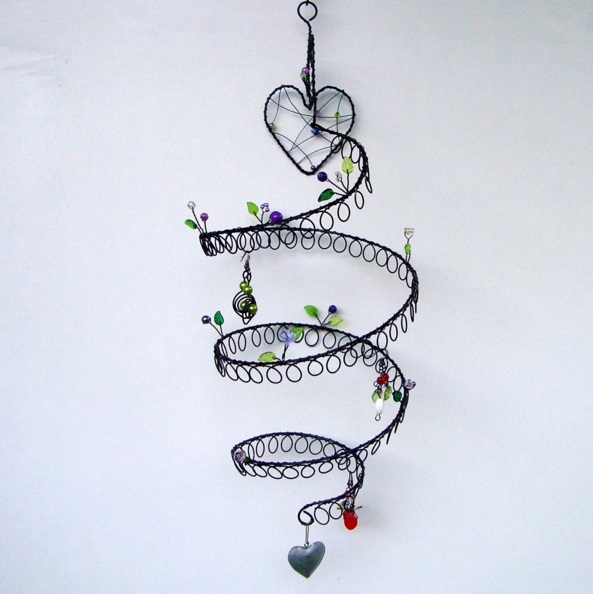 Závěsná šperkovnice se srdíčky