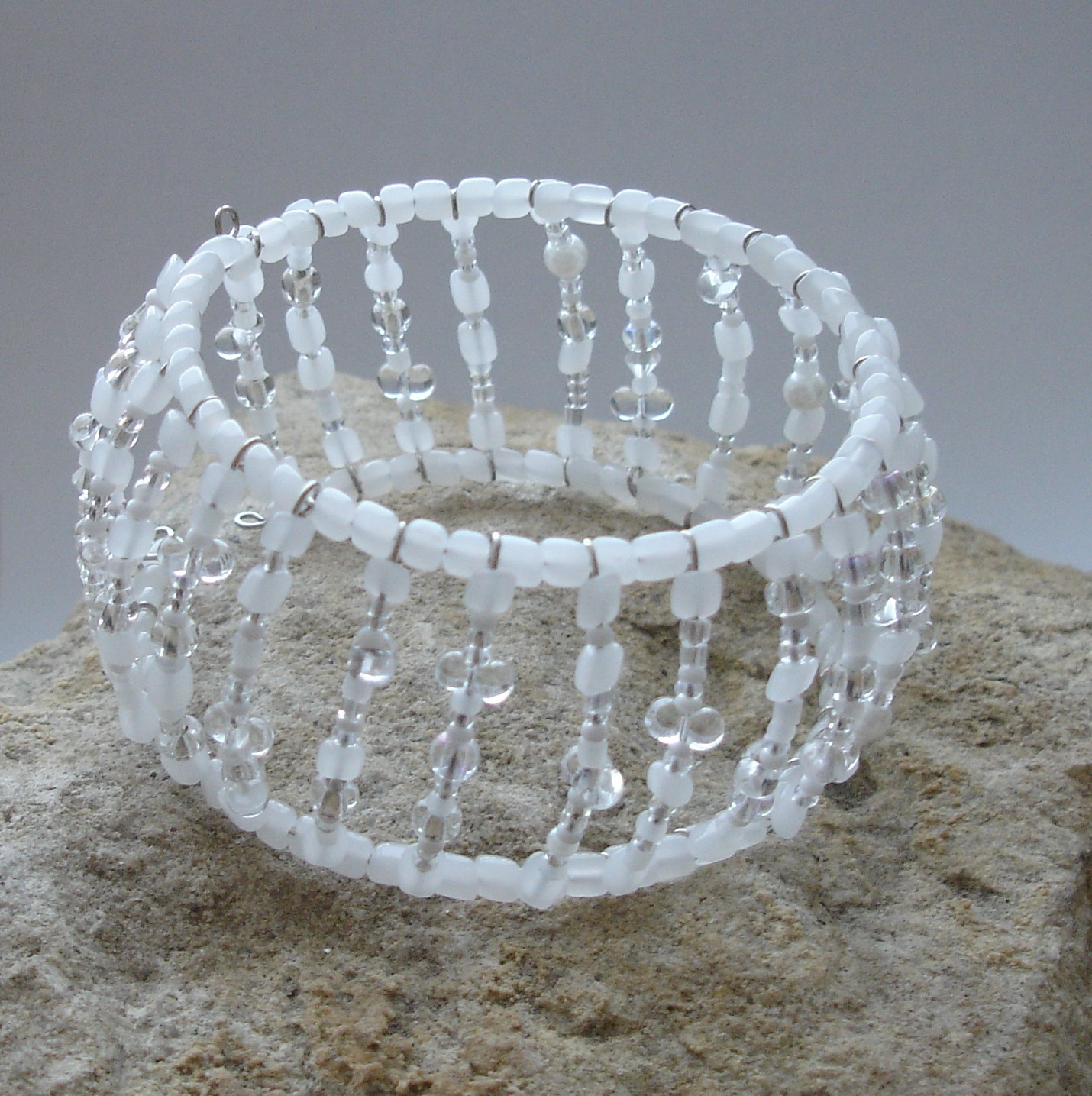 Náramek zakulacený - čiro- bílý