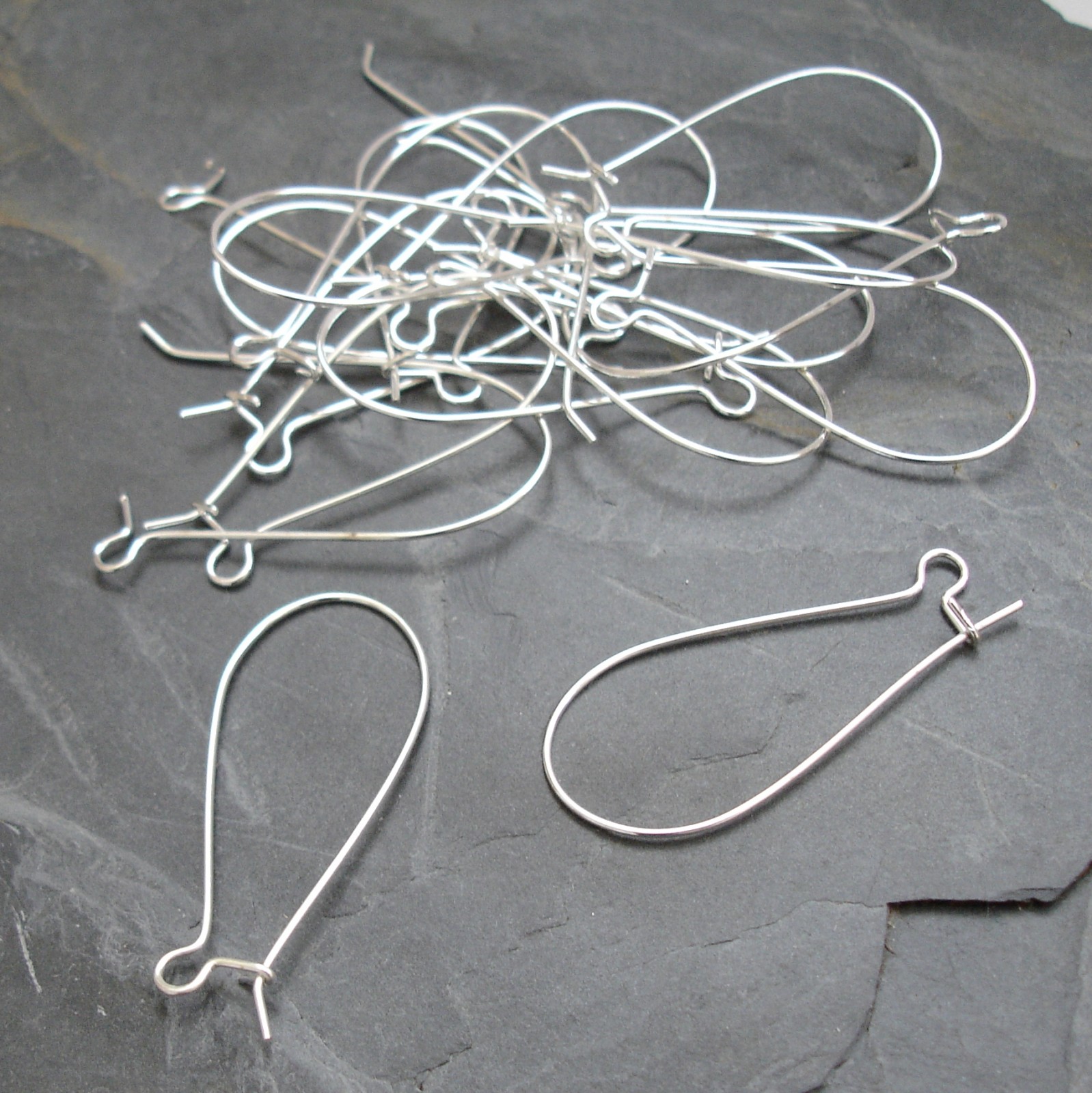 Náušnice uzavíratelné 33mm - 10 ks - stříbrné