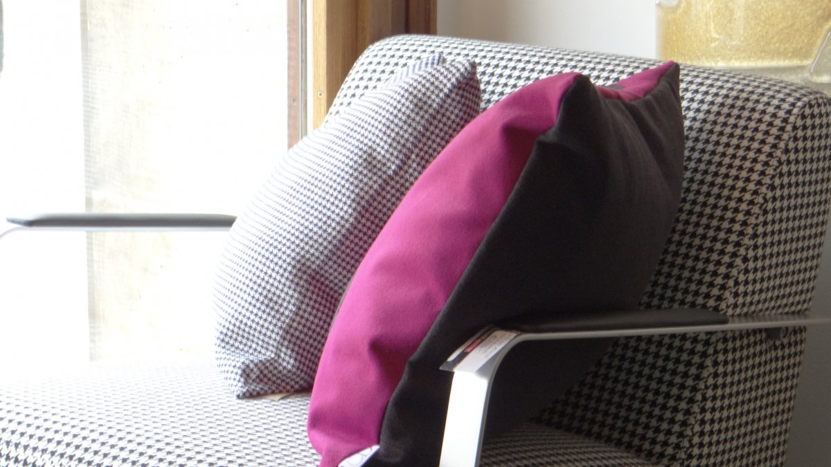 POLŠTÁŘ "BLUE LINE" 50X60 cm