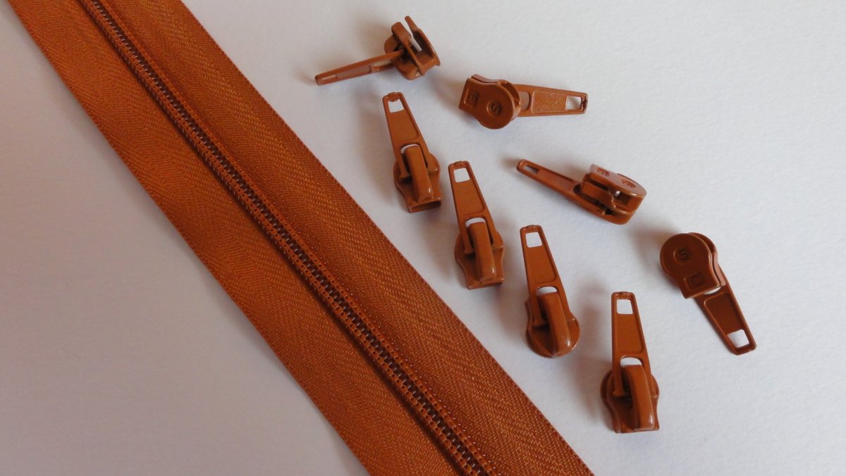 Výhodný balíček - 2m zipu (5mm)  + 8ks jezdců - barva rezavá  (290)