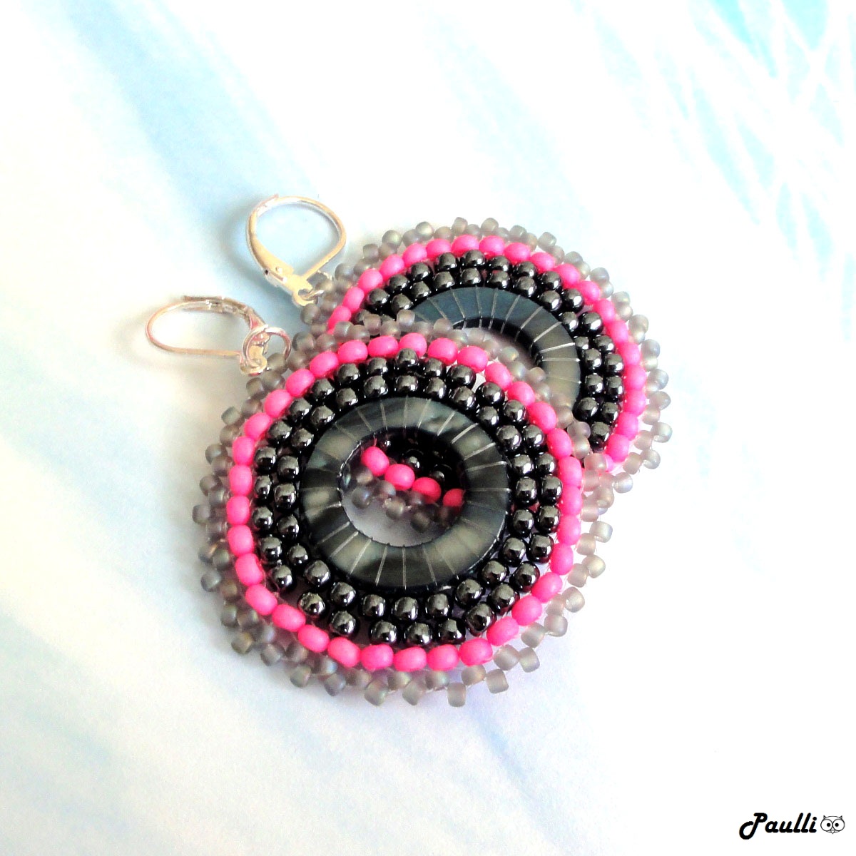 Kruhy olověně růžové