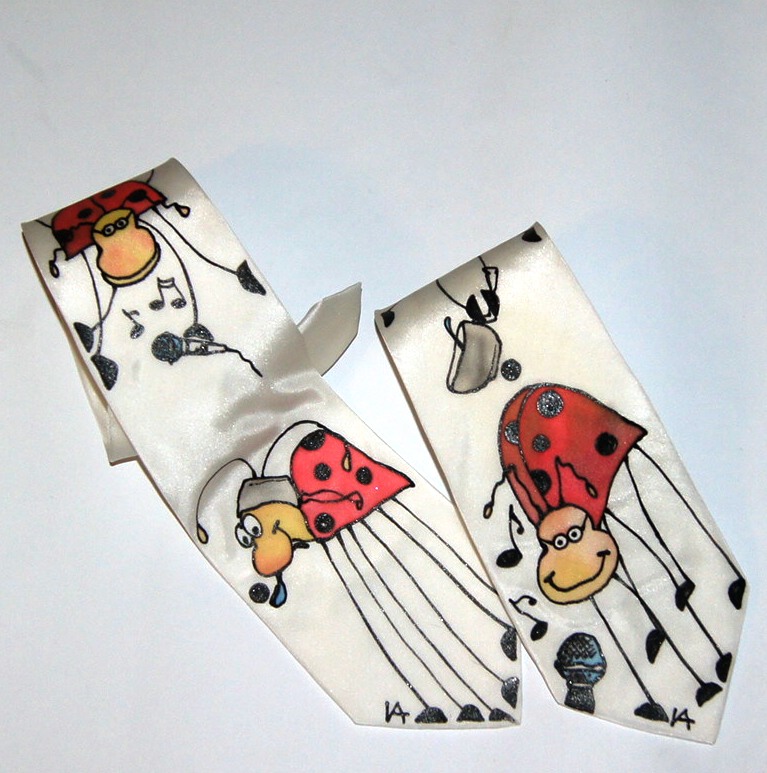 Ručně malovaná hedvábná kravata berušková 