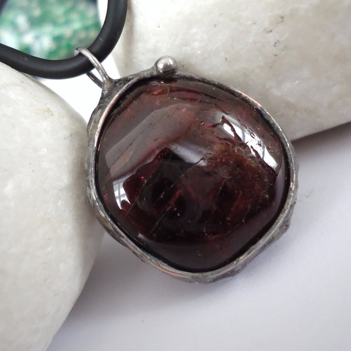 Jen tak-kamínek pro štěstí (granát) ...