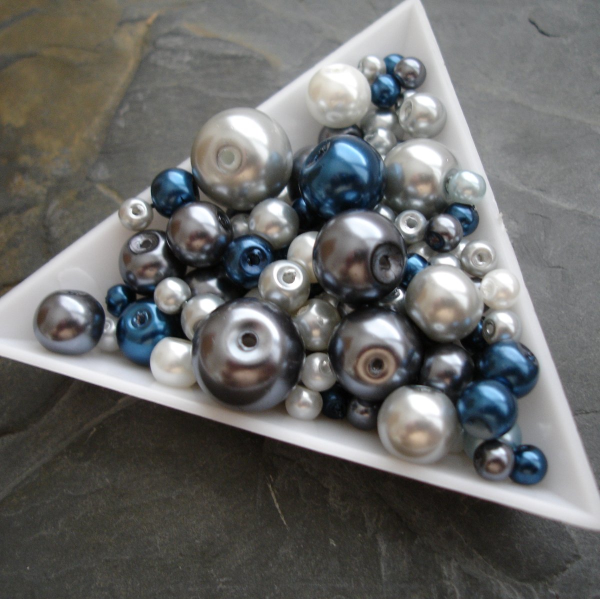 Mix voskovaných kuliček - 30 g - šedo-modrý