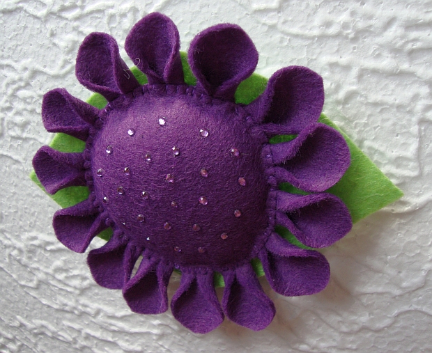 Květ s lístkem - magnetka