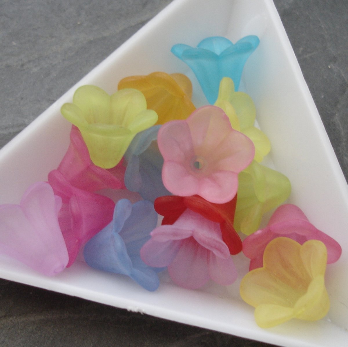 Mix plastových zvonečků 14x10 mm - 20 ks