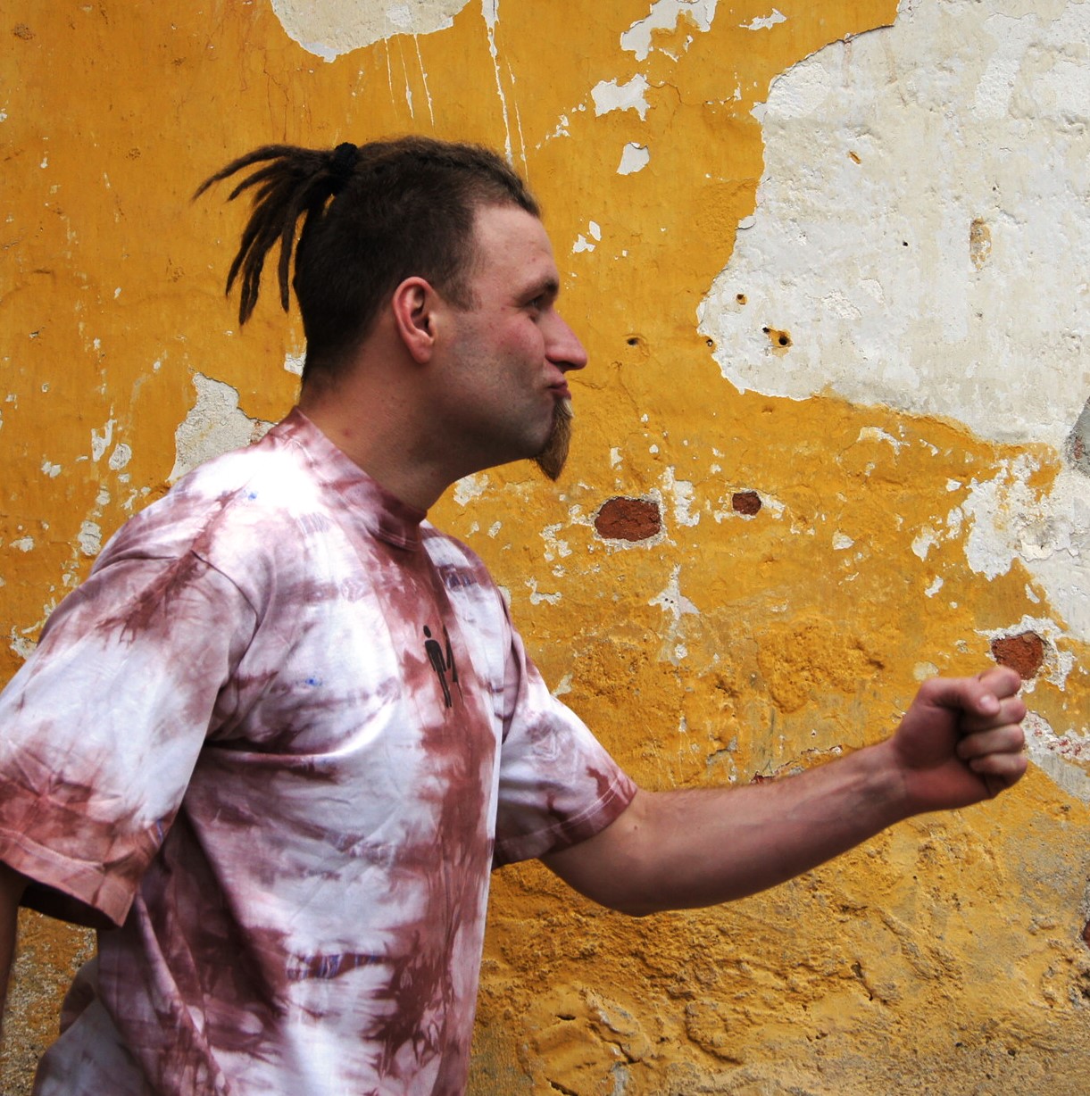 Hnědé batikované triko XL