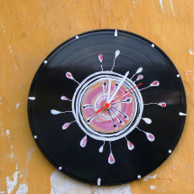 Originální vinylové hodiny v květu růžovém