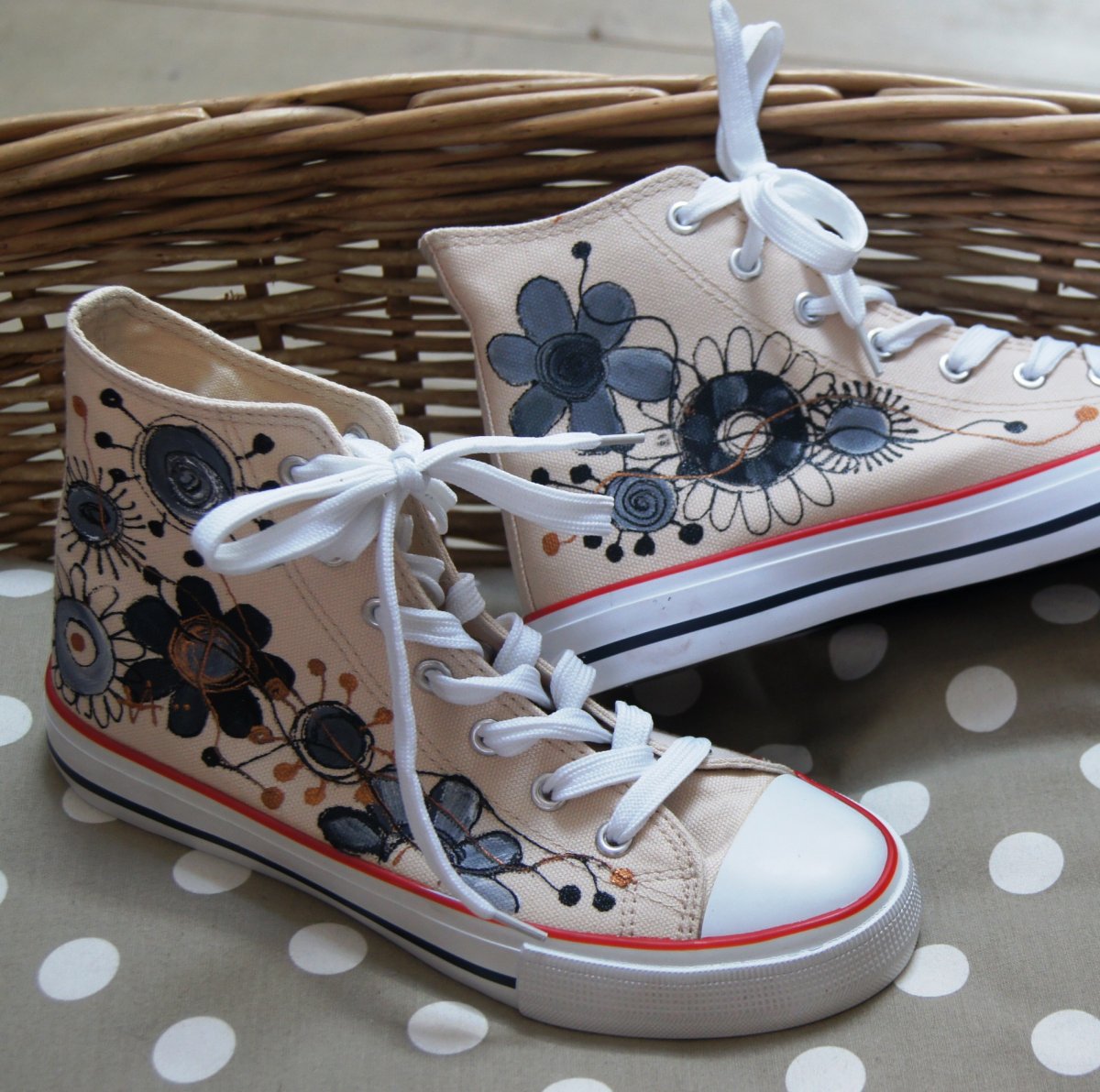 Malované tenisky vel.37 květované