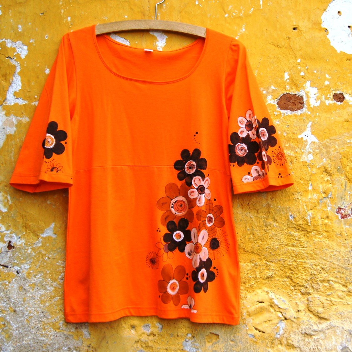 Oranžová tunika kytkatá 