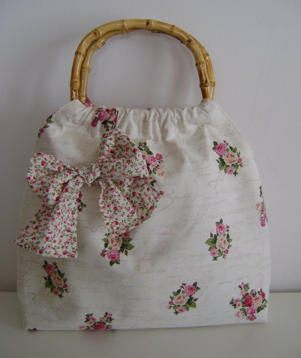 Kabelka s bambusovými uchy Růžičky