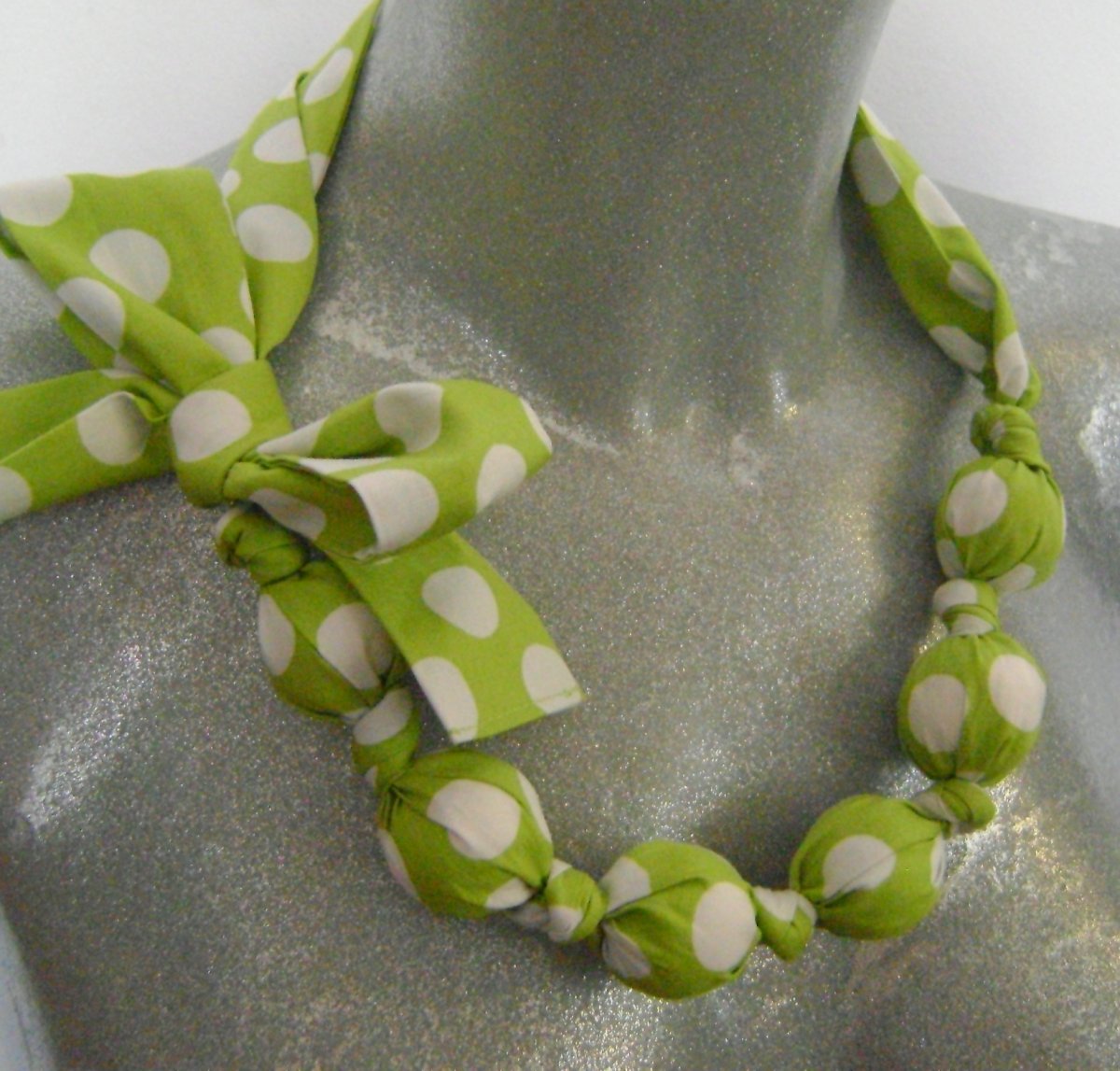 Látkový náhrdelník 19