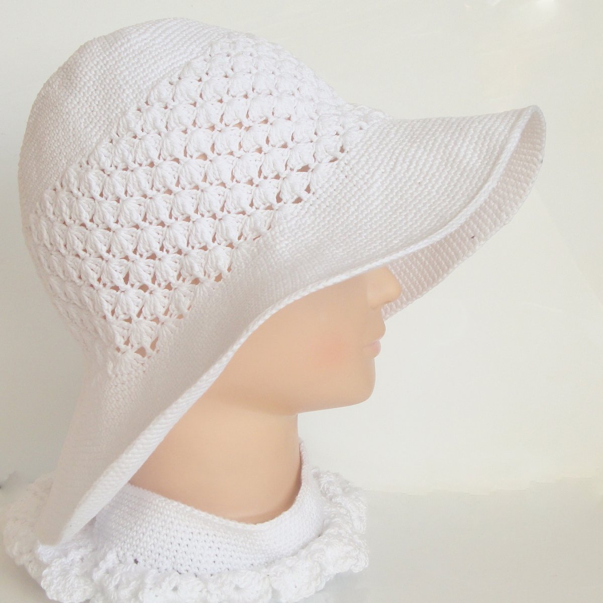 Letní háčkovaný klobouk