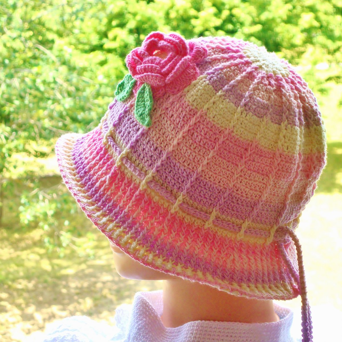 Letní háčkovaný klobouk