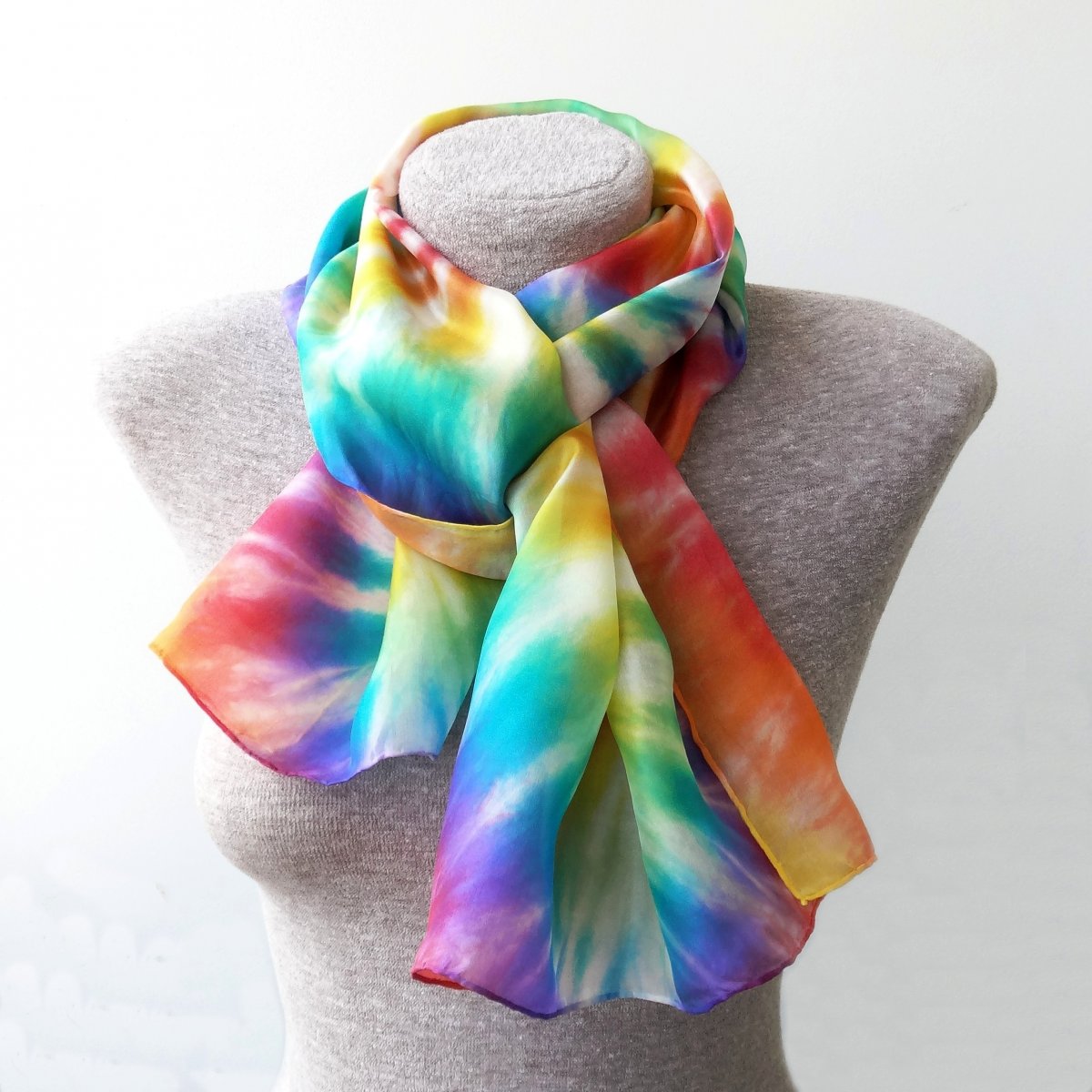Duhová spirála - hedvábná šála 