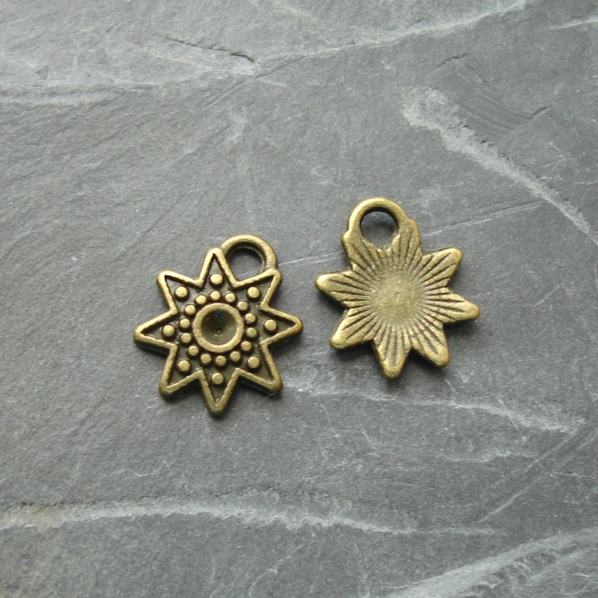 Přívěsek hvězdička cca 11mm - 2 ks - SMO