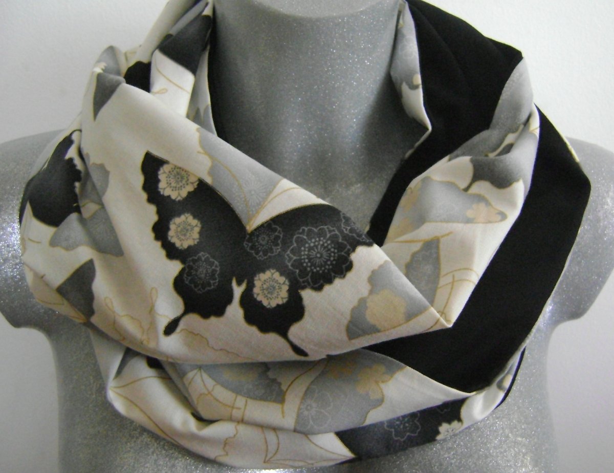 nekonečná šála Motýlí rej