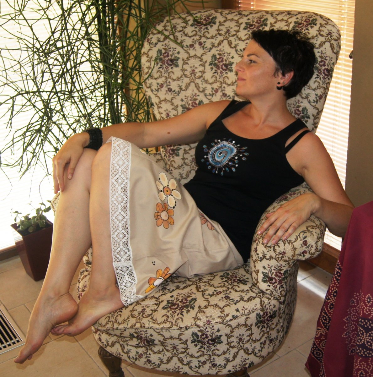 ivcatko sukýnka kytkatá s krajkou