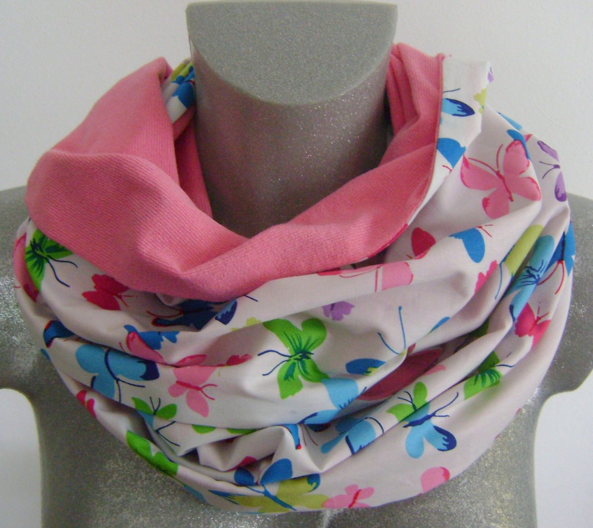 nekonečná šála Motýlci