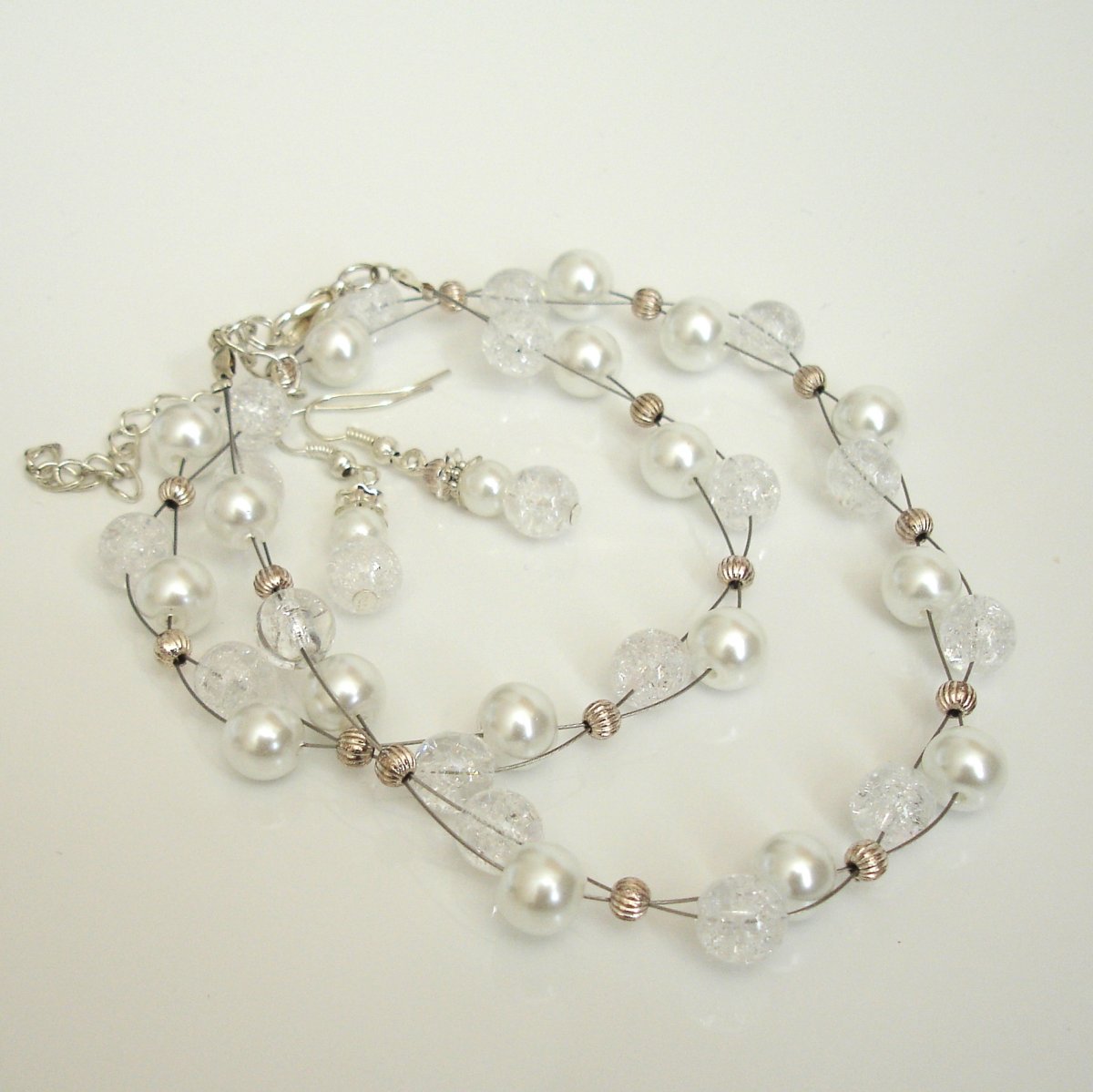 Náhrdelník+náušničky  čiro-bílý