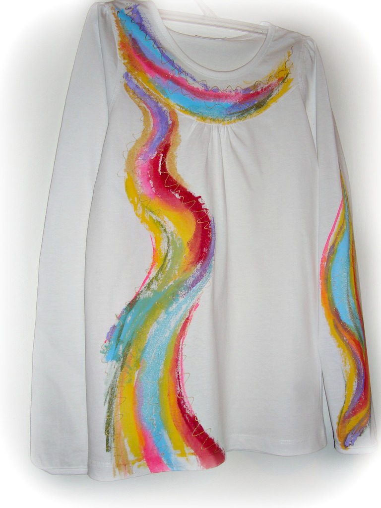 Tunička s duhovými šmouhy