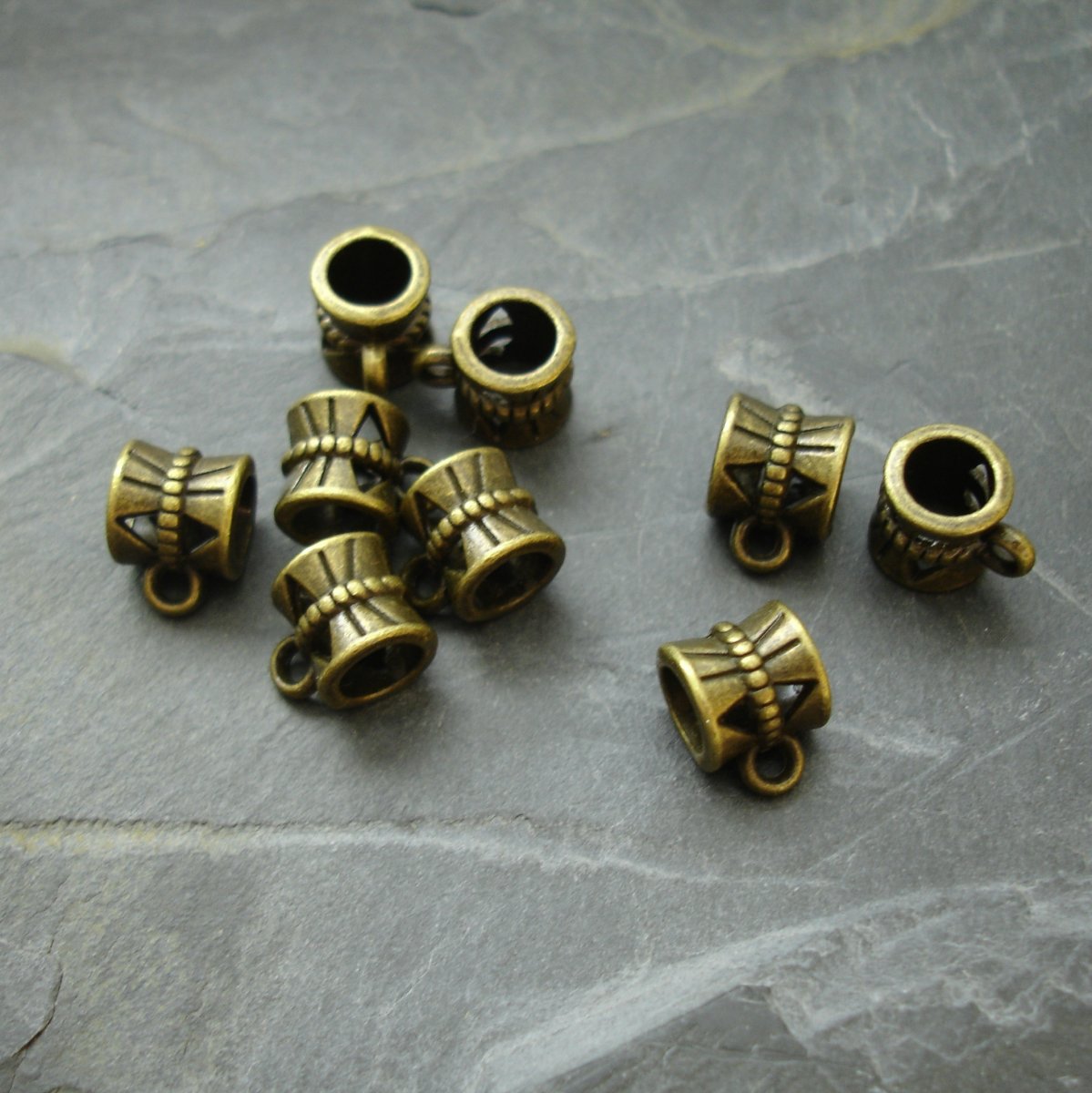 Závěs zdobený 10x7x7 mm - 10 ks - SBO