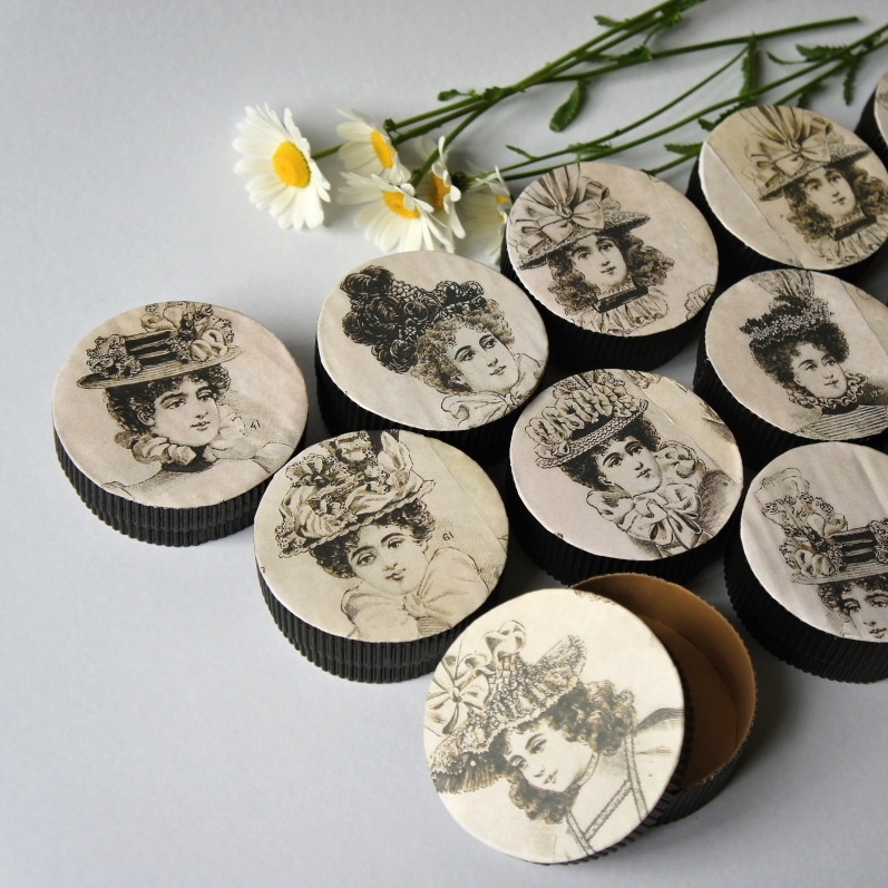 Sada kulatých krabiček