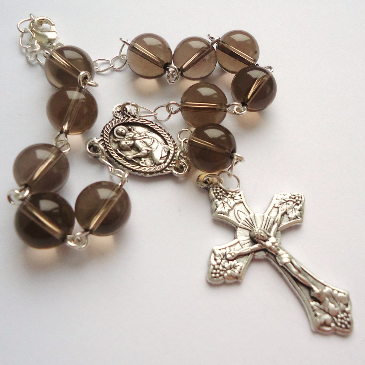 Růženec do auta se Svatým Kryštofem-záhněda